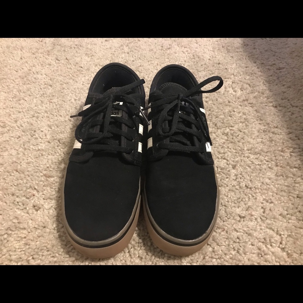 Black Adidas - Picture 2 of 5